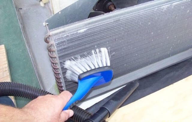 Clean Your AC’s Condenser and Evaporator Coils